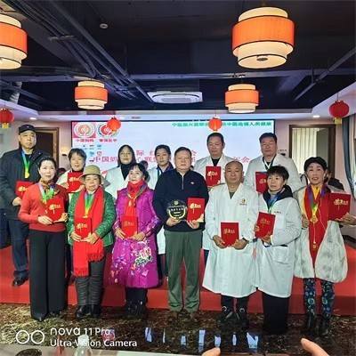 民族的精英  人民的楷模 中国妈妈爱心联盟  唐建华